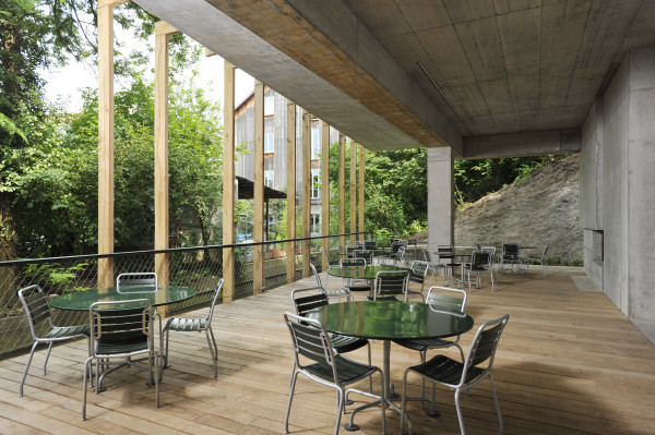 Jugendherberge Basel Terrasse Michel van Grondel 03